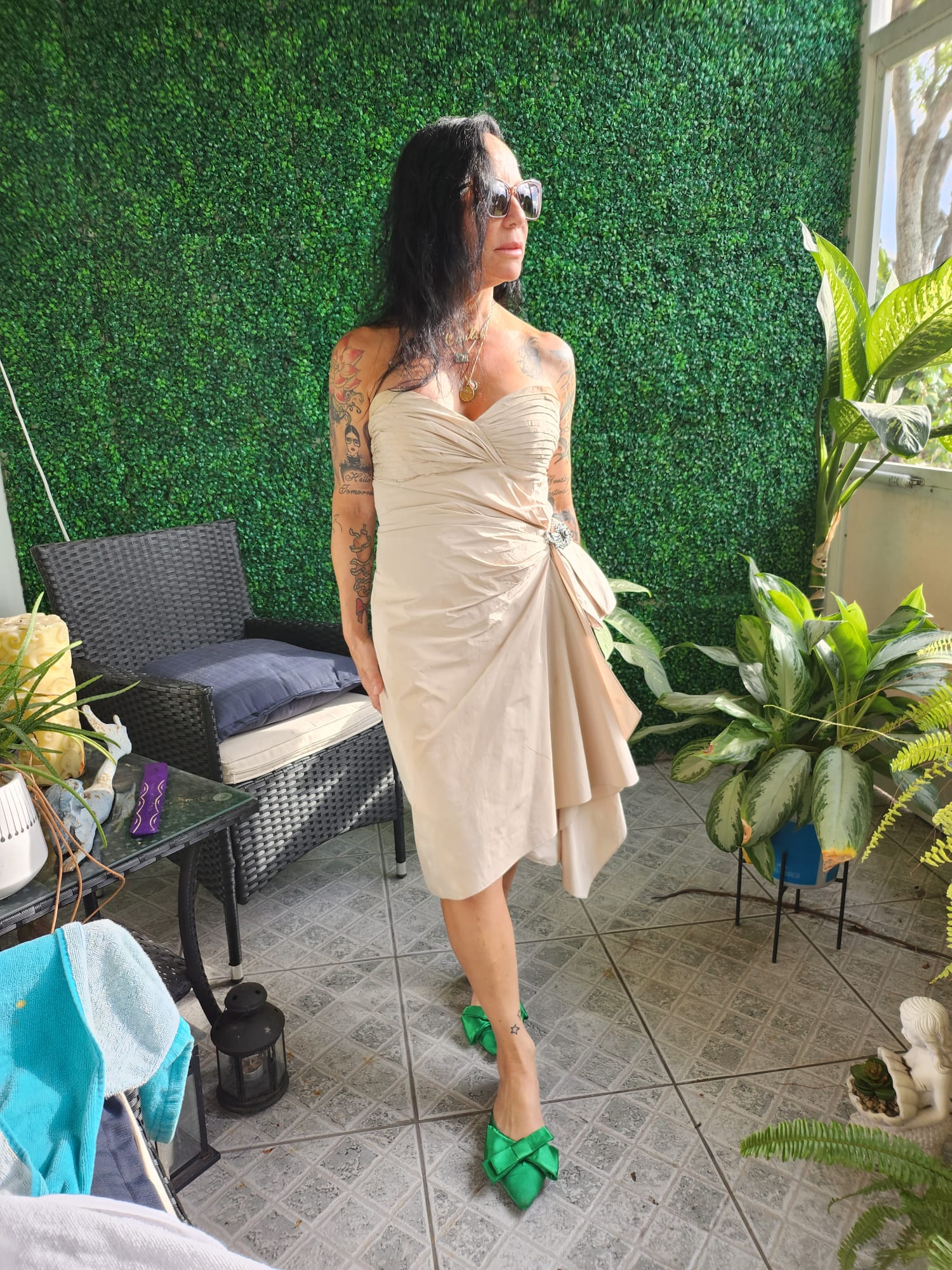 BCBG MaxAzria Beige Ruched Sweatheart Bow Cocktail Dress Cougar Vintage Shop BCBG MaxAzria Beige Ruched Sweatheart Bow Cocktail Dress Cougar Vintage Shop