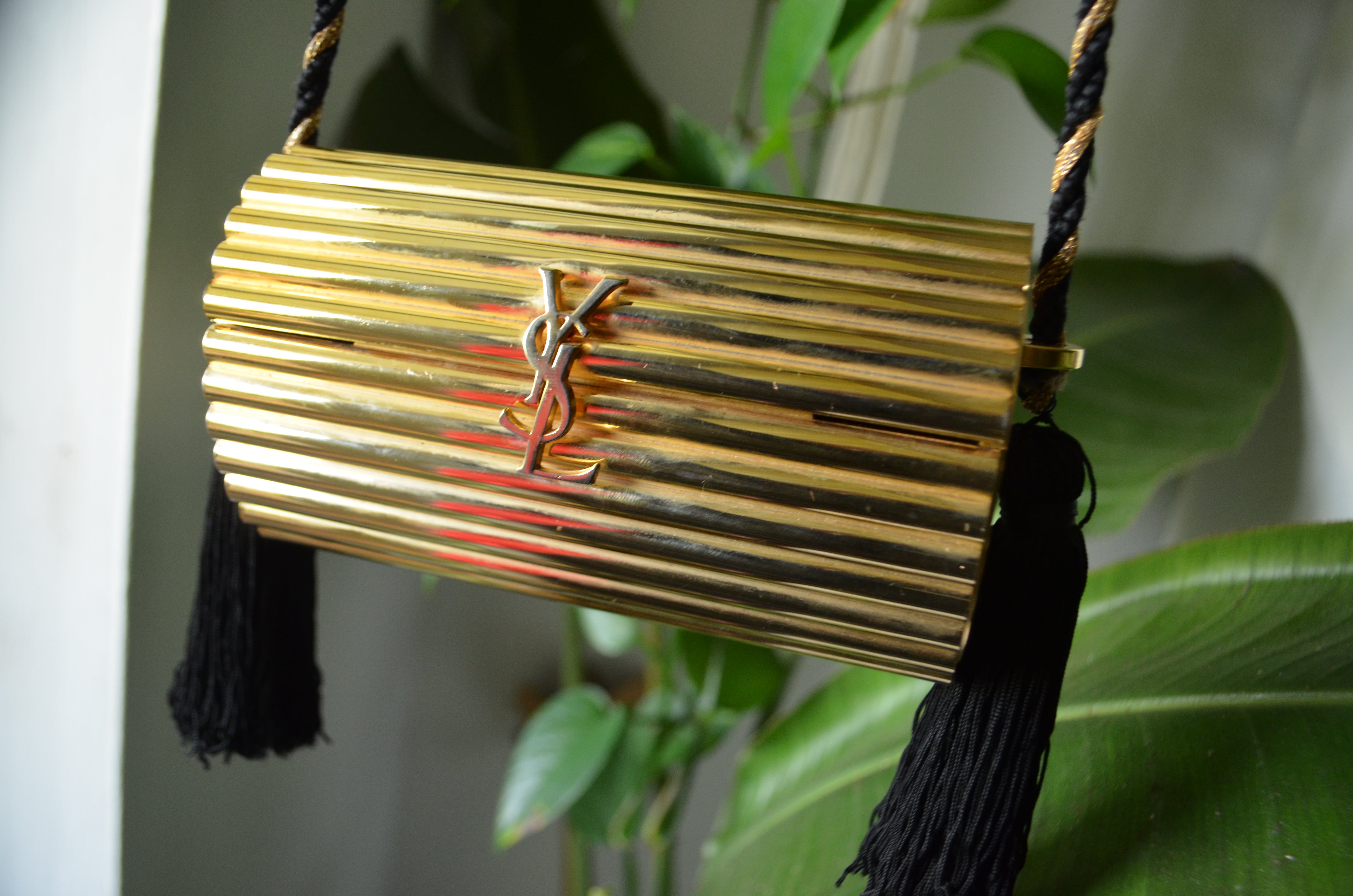 YVES SAINT LAURENT Minaudière Gold metal case tassel Purse Clutch Shoulder bag