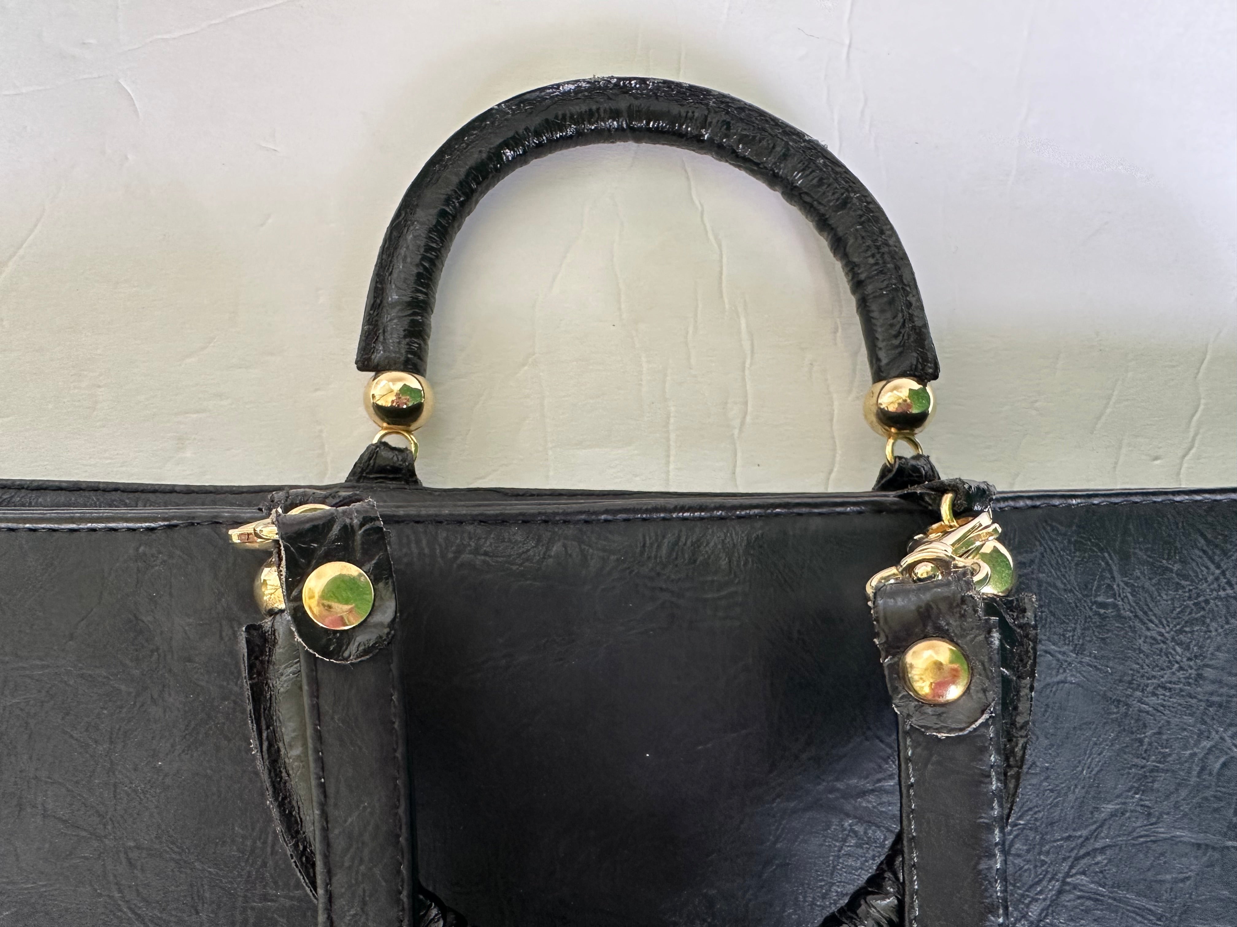 80s Extravagant bag in black leather by the Italian brand Roda Style