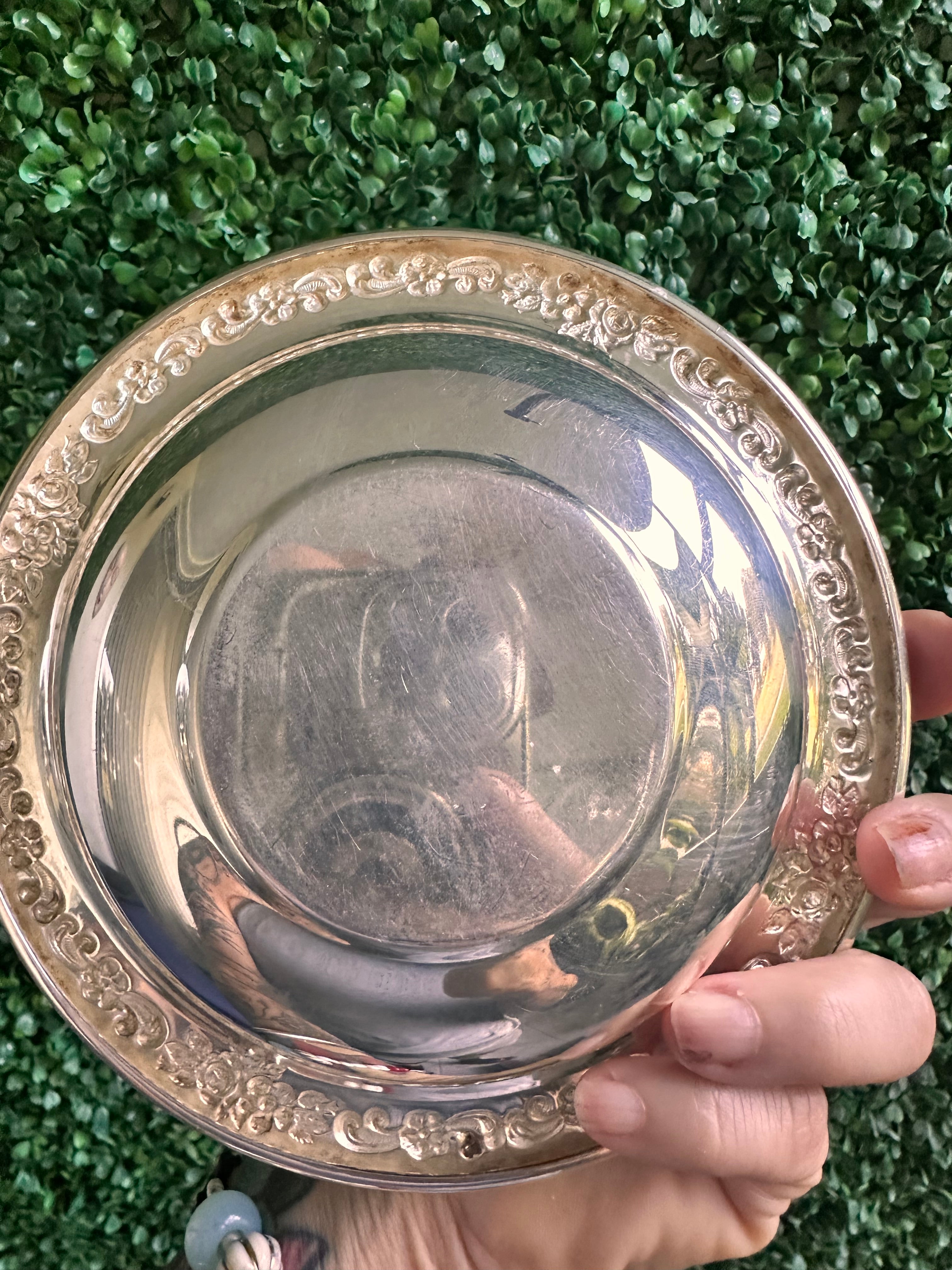 2 Vtg Sheridan Silverplate Round Ornate Pattern on Rim 6.5” Bon Bon Bowls