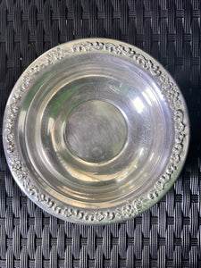 2 Vtg Sheridan Silverplate Round Ornate Pattern on Rim 6.5” Bon Bon Bowls