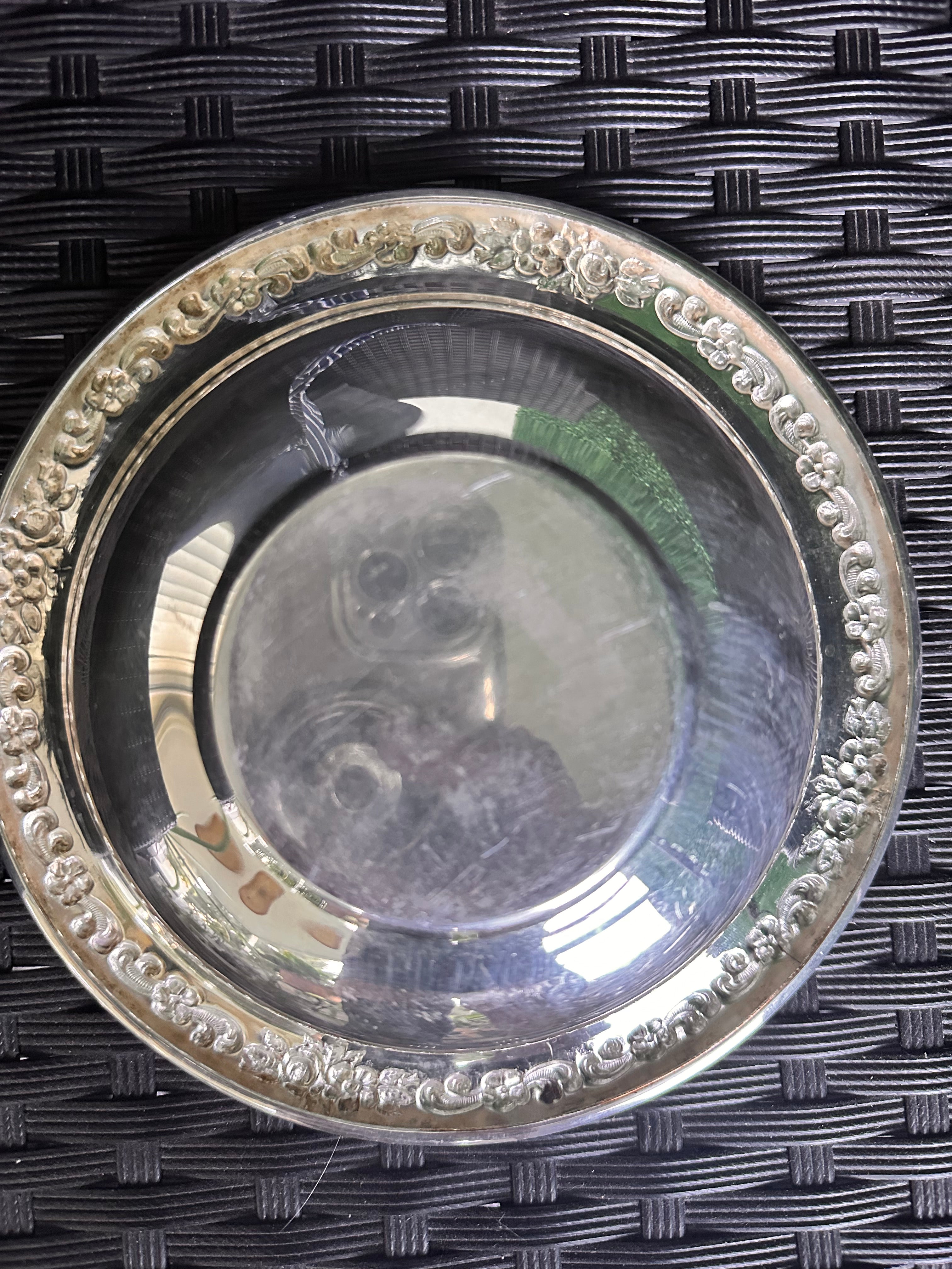 2 Vtg Sheridan Silverplate Round Ornate Pattern on Rim 6.5” Bon Bon Bowls