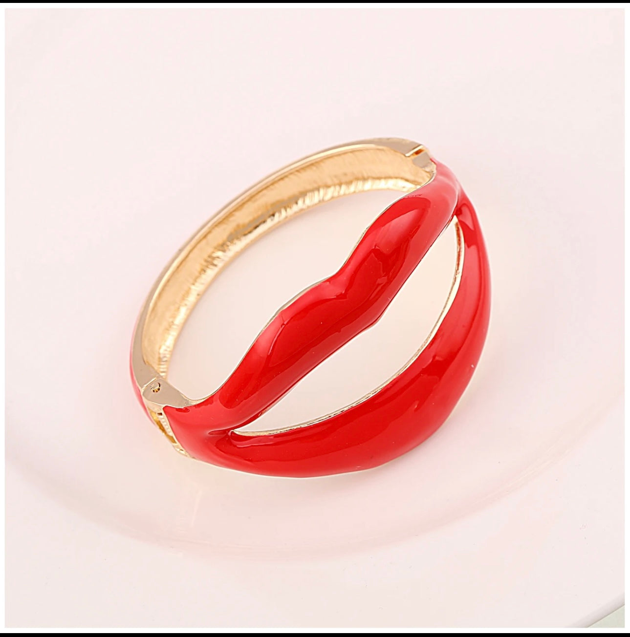 Sexy Big Red Lips Mouth Bangle Cuff Bracelet for Women Enamel Statement Bangle