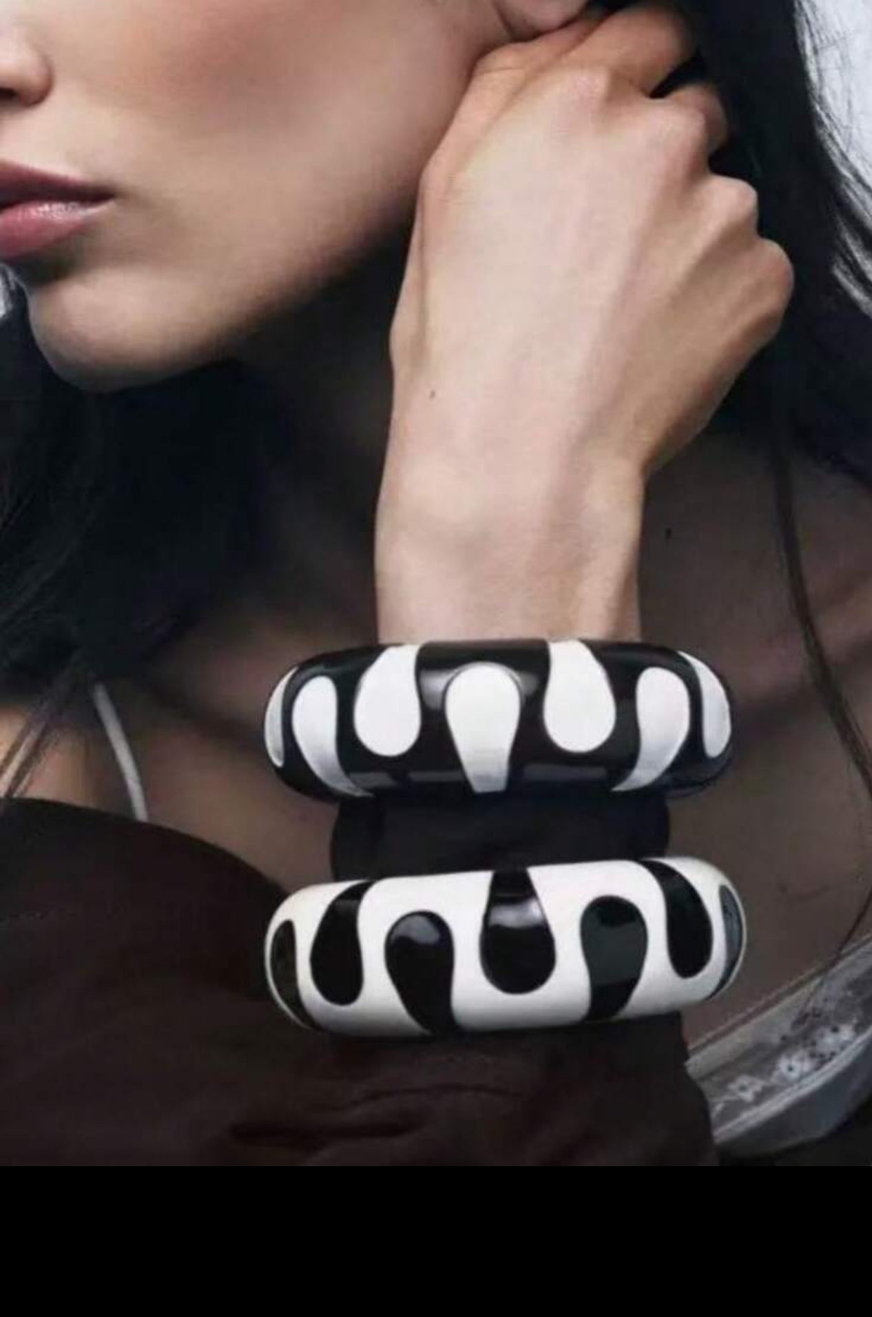 New Deadstock Black and White Resin Bangles Geometric Bracelets set of 4