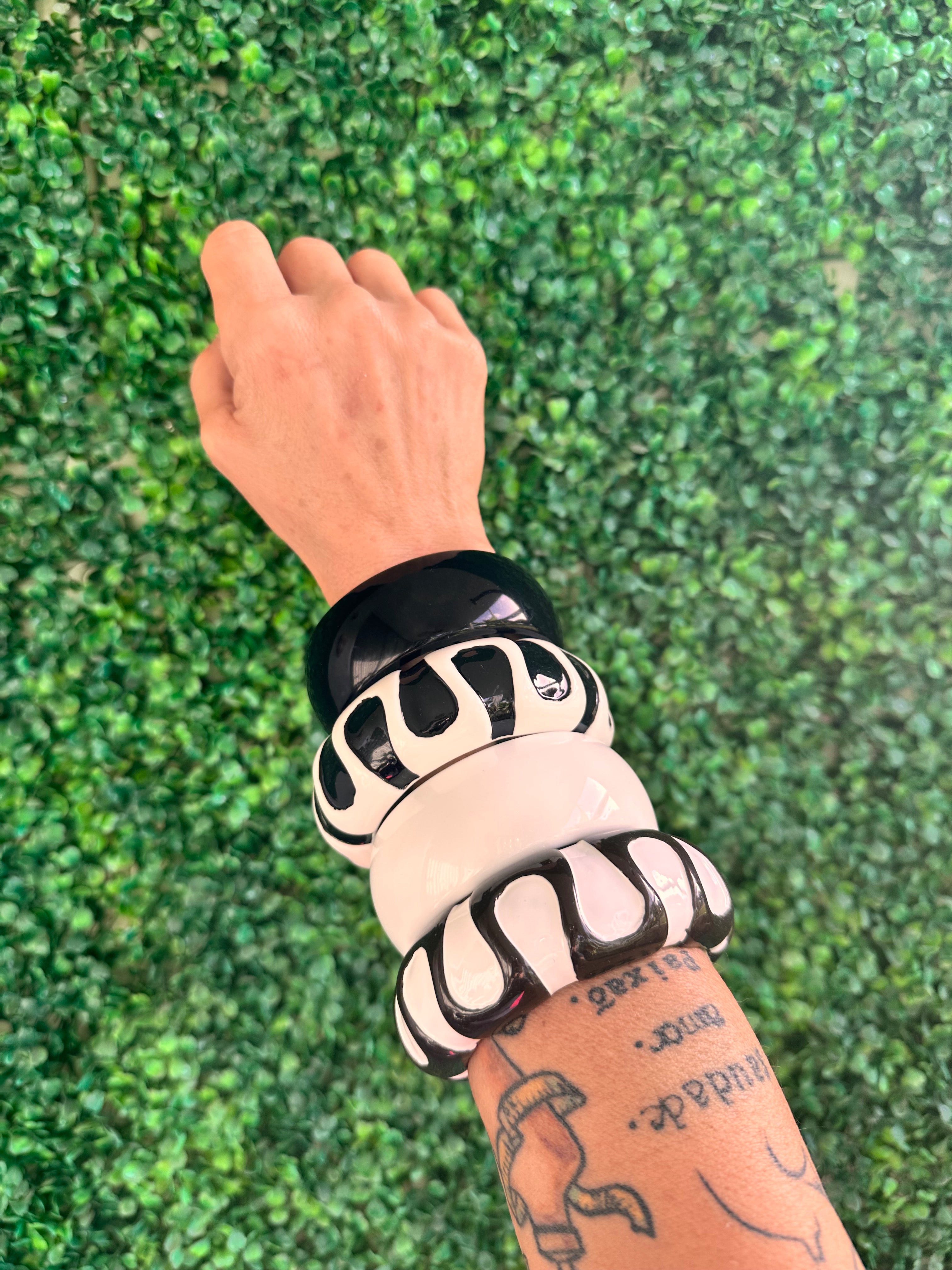 New Deadstock Black and White Resin Bangles Geometric Bracelets set of 4