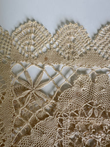 Antigue 1920s crocheted cream cotton retangular placemat scalloped cover decor set of 6