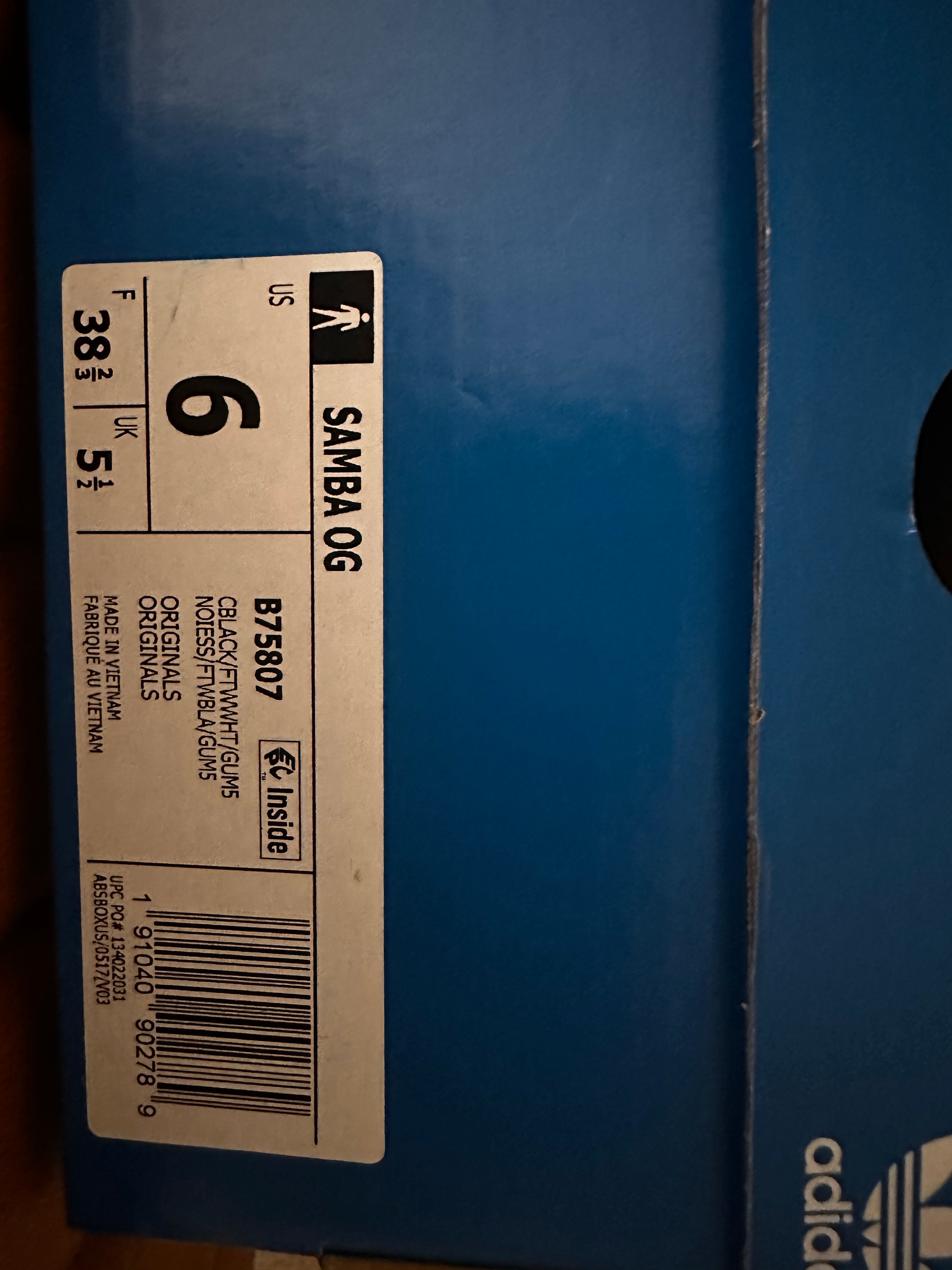 New in the box ADIDAS Black and White Woman's/ Men's Classic Samba OG Sneakers