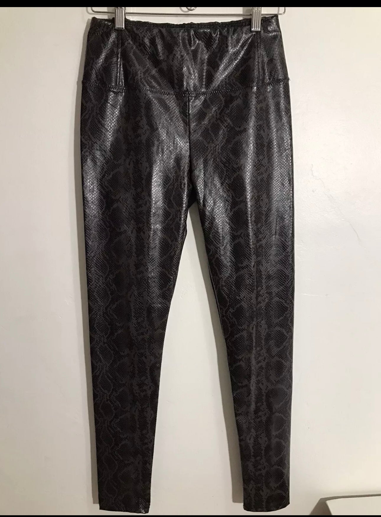 Seven 7 for All Mankind Black Faux Leather Textured Pants size Medium