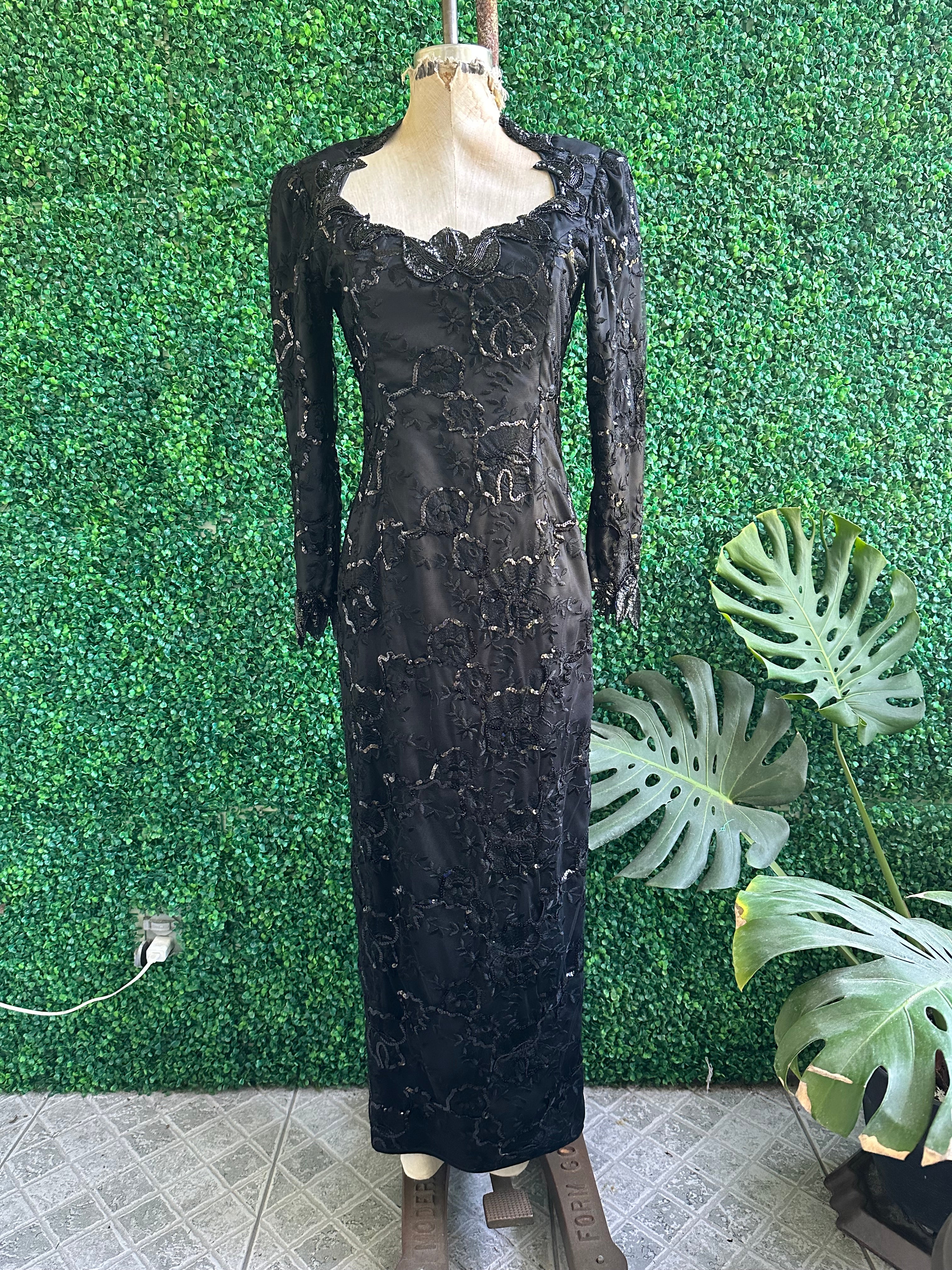 ALONSO Black Lace and sequins Cocktail Dress haute Couture Size 4 New without tags