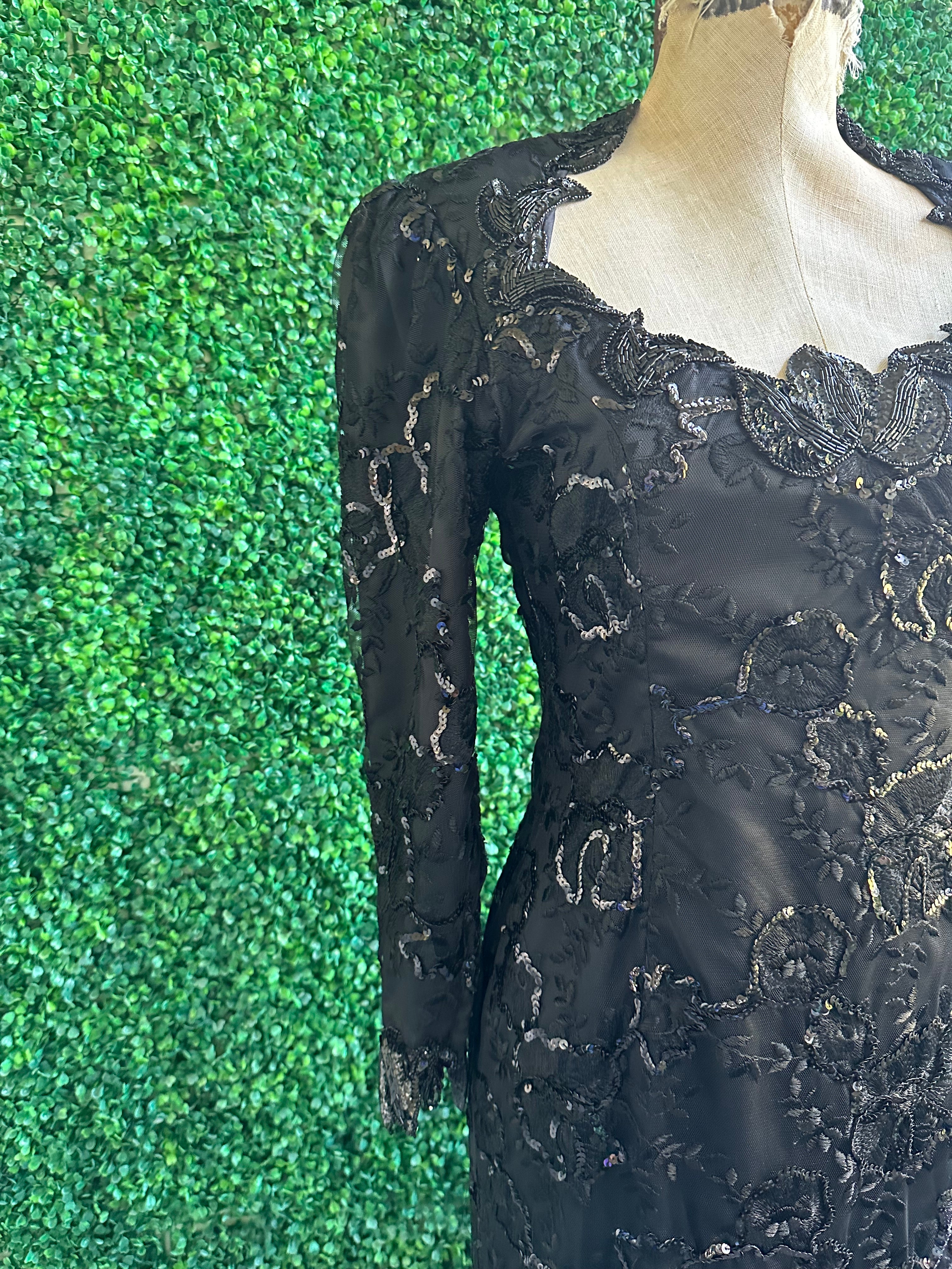 ALONSO Black Lace and sequins Cocktail Dress haute Couture Size 4 New without tags