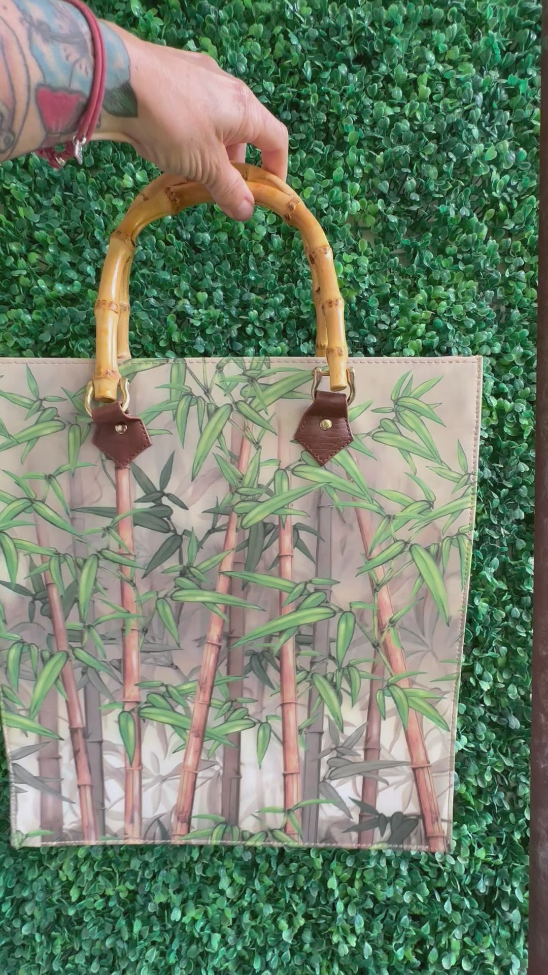 Galleria Enterprises Jungle Trees Leaves Tote Overnight Bag bamboo handles