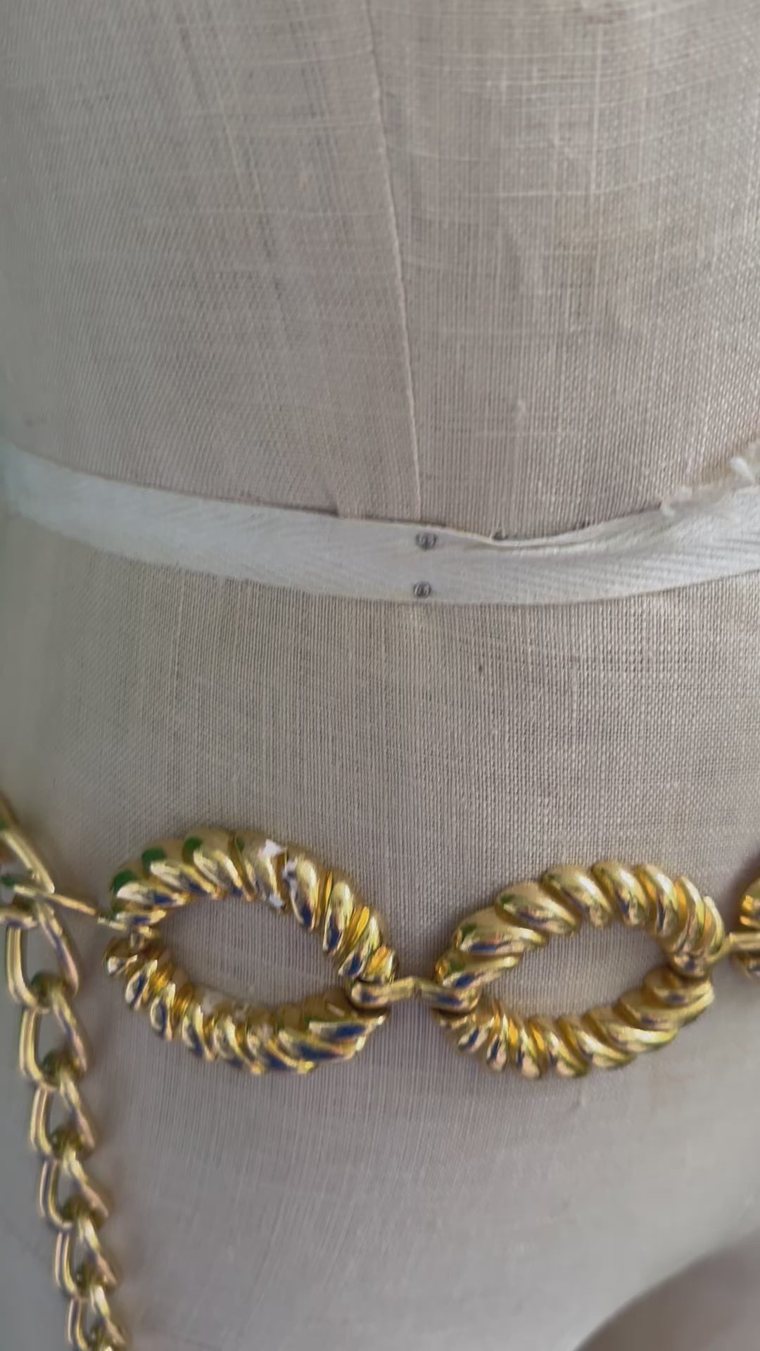 Vintage 1980s Gold Tone Large Ribbed Link Belt Chain