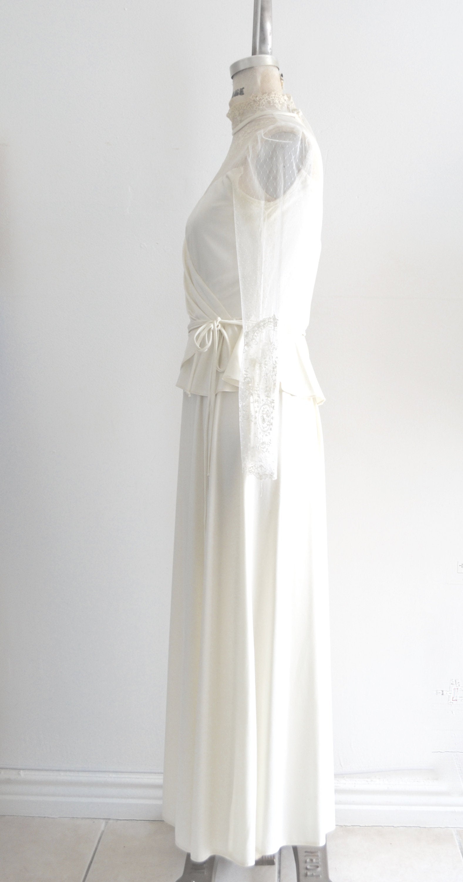 1950S Sweetheart Lace Tulle Wedding Ruffled Waist Gown Off White High Neck Dress Sheer Long Sleeve