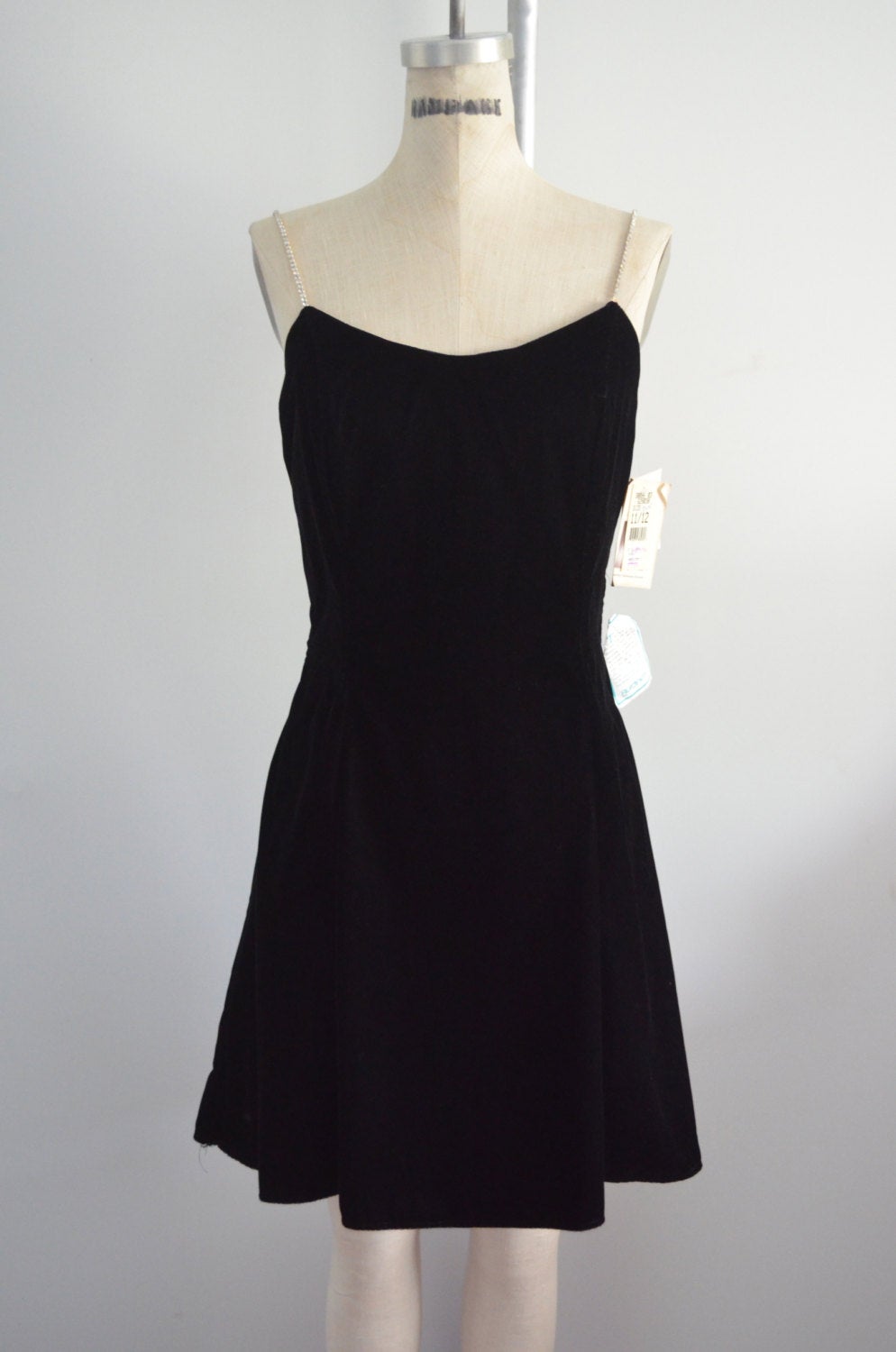 Nwt Lbd Jessica Mcclintock Gunne Sax Black Velvet Swarovski Strap Prom – Cougar Vintage Shop Nwt Lbd Jessica Mcclintock Gunne Sax Black Velvet Swarovski Strap Prom – Cougar Vintage Shop