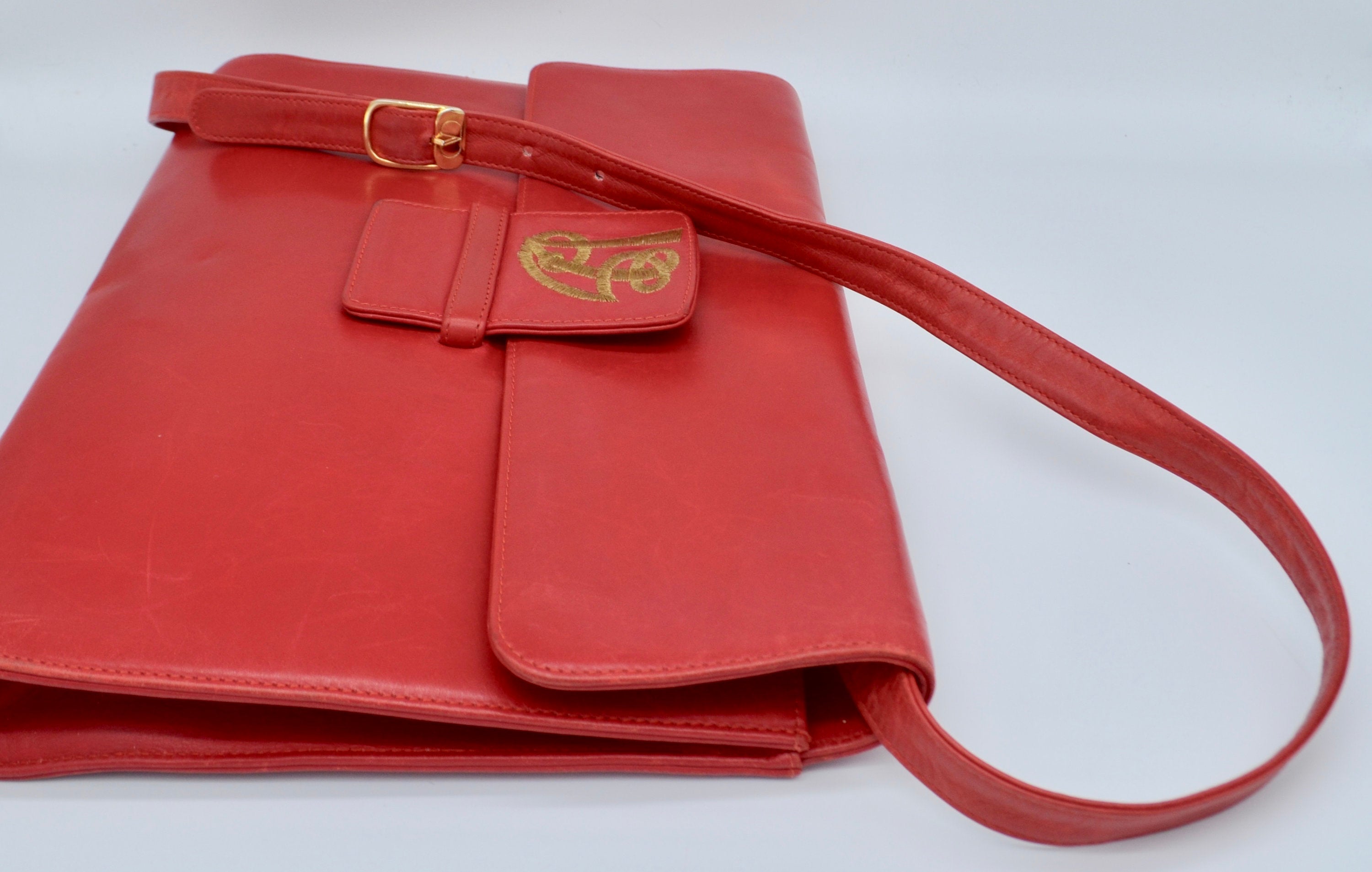 1990S Valentino Garavani Genuine Red Vibrant Leather Oversized Clutch Envelope Shoulderbag Vg