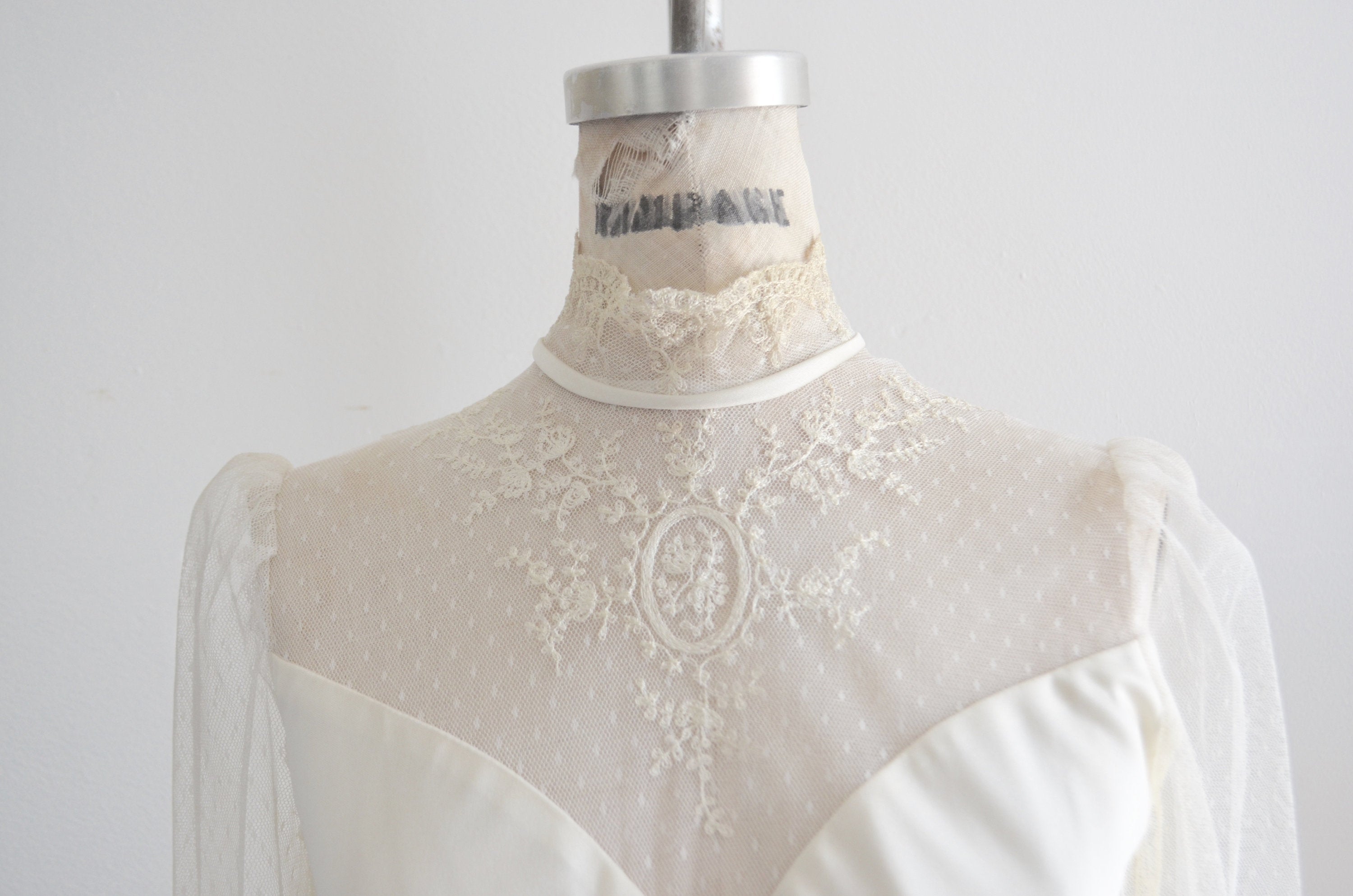 1950S Sweetheart Lace Tulle Wedding Ruffled Waist Gown Off White High Neck Dress Sheer Long Sleeve 1950S Sweetheart Lace Tulle Wedding Ruffled Waist Gown Off White High Neck Dress Sheer Long Sleeve
