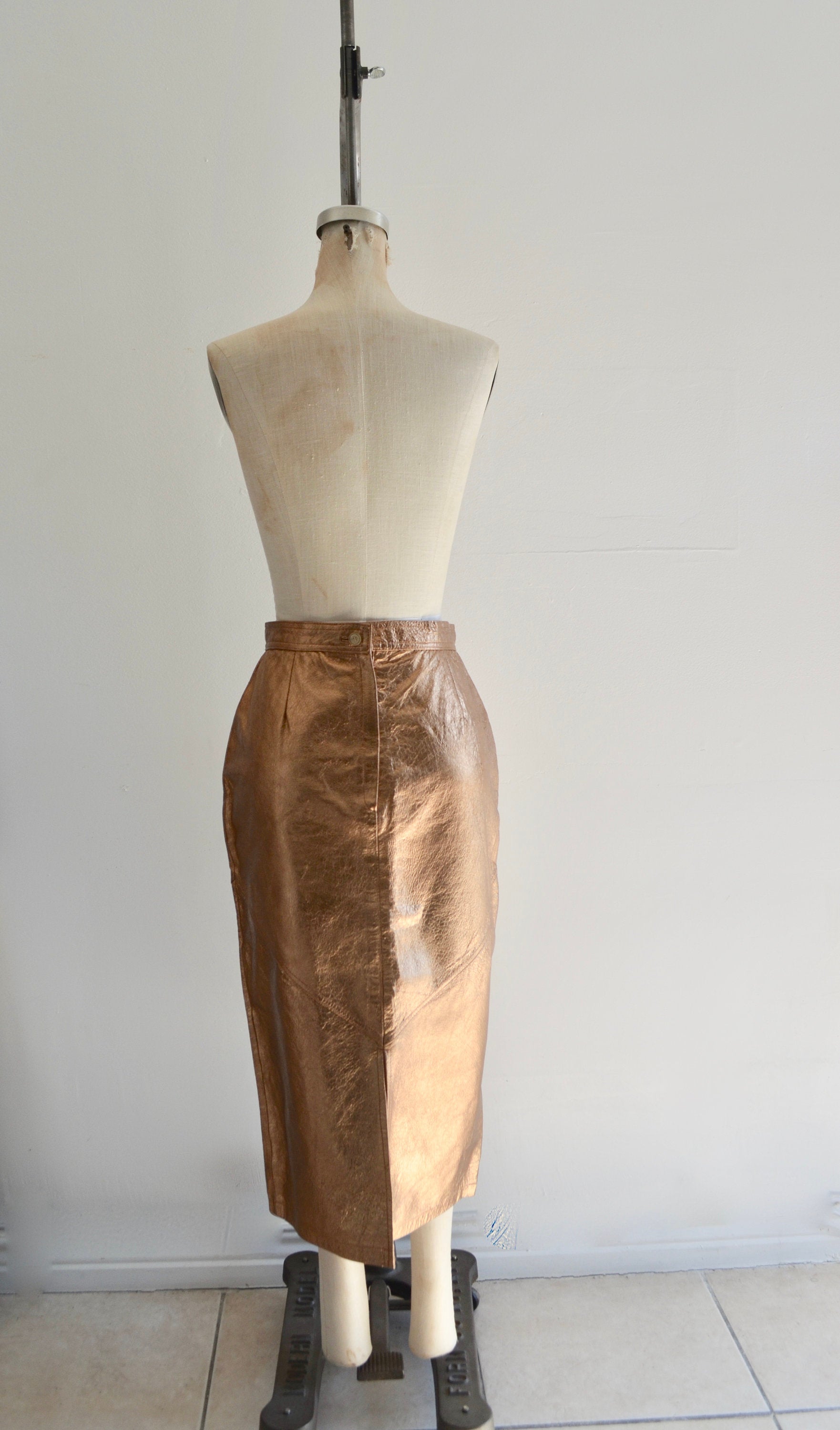 1980S Pia Rucci Gold Crackled Leather Pencil Long Skirt Lined Straight Knee Length