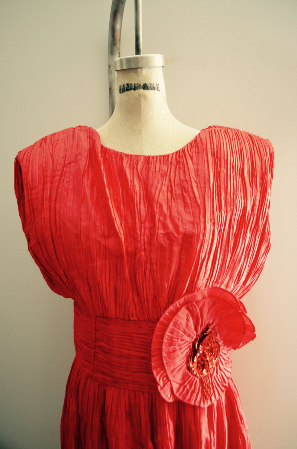 80S Ruffled Pleated Red V Line Shoulder Sequined Flower Dress Cocktail Fashion