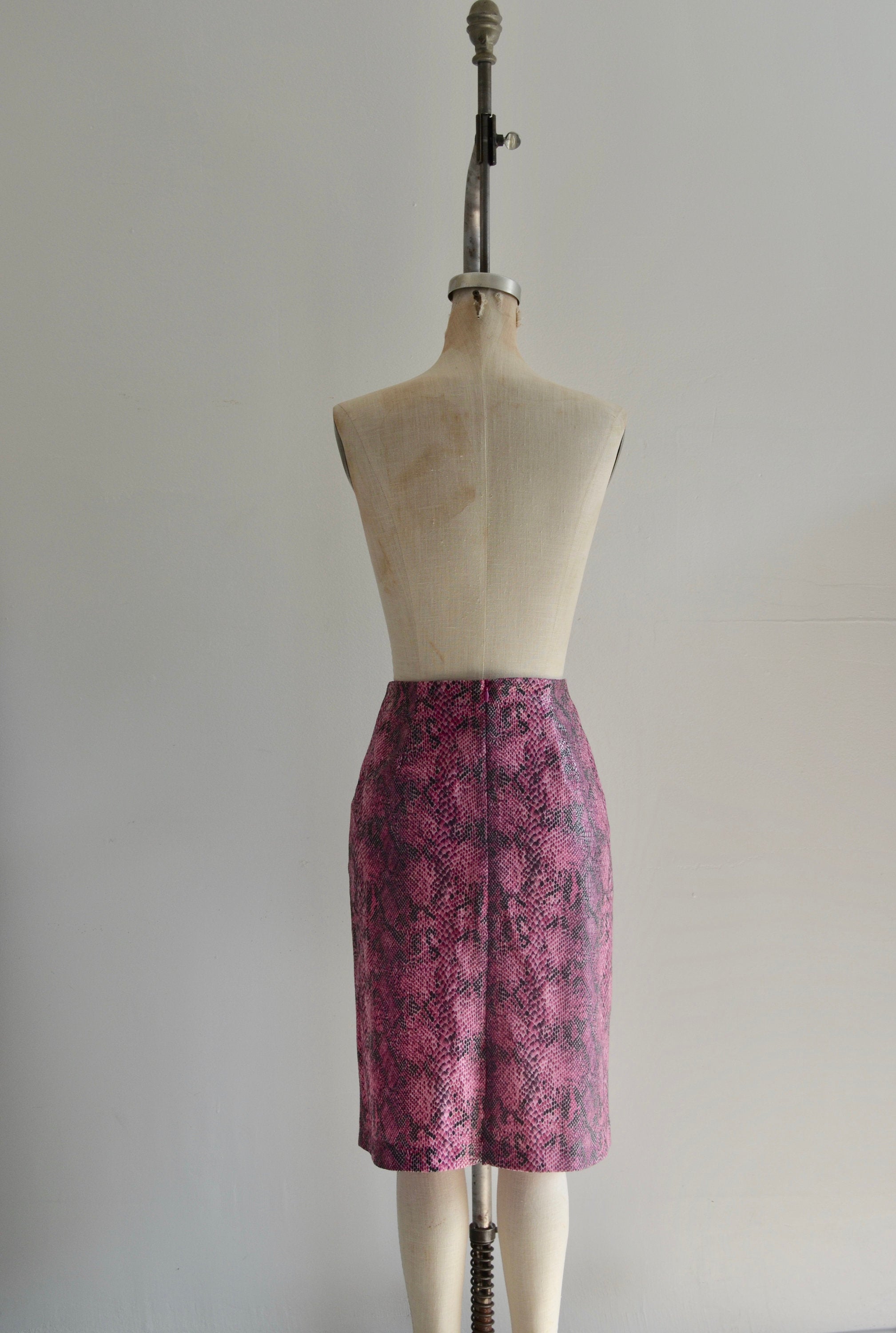 80S Neon Pink Snake Print Faux Suede Midi Skirt Fashion Style Spring