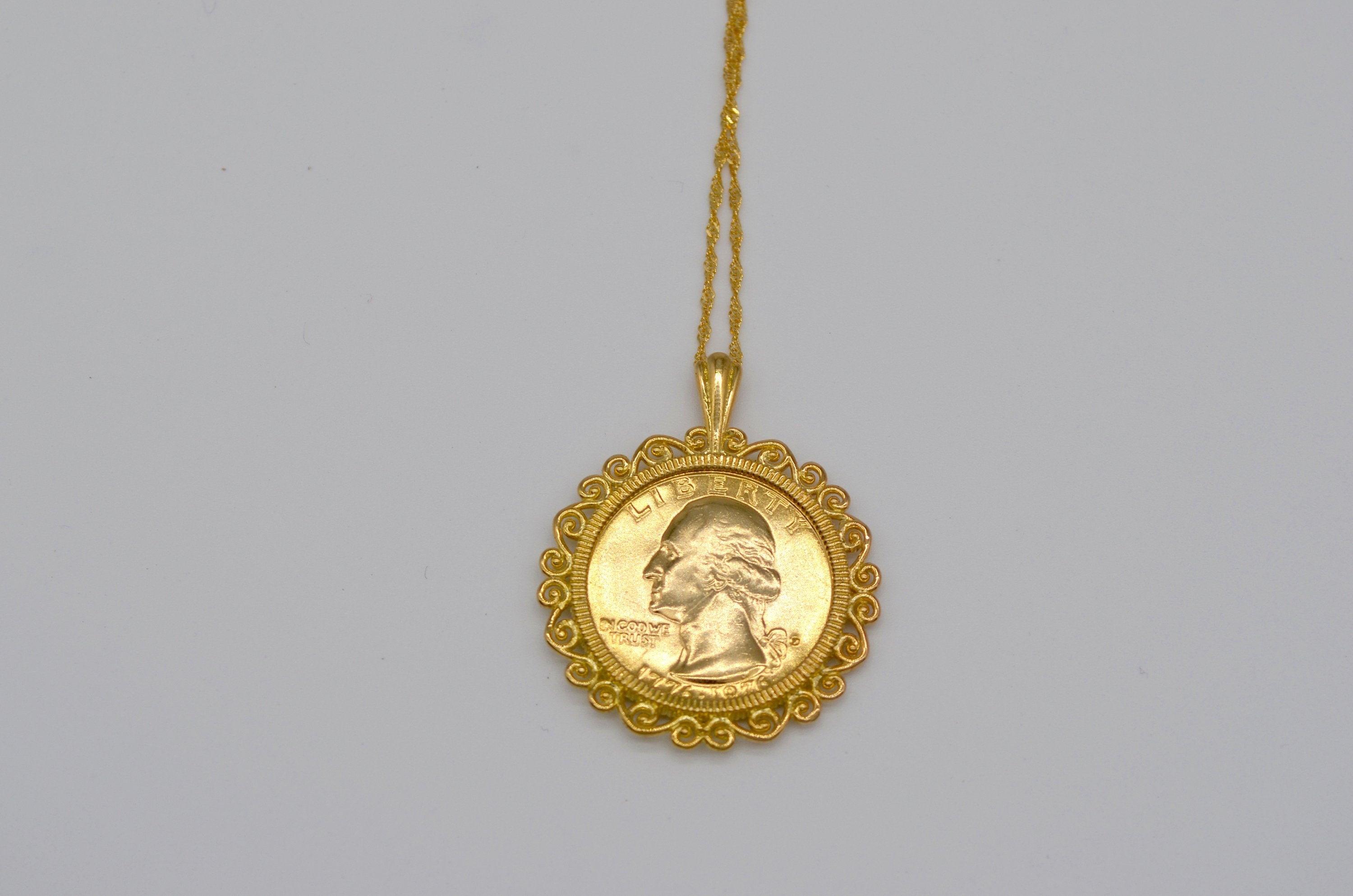 1976 Nwt 24Kt Gold Plated Bicentennial Coin Filigree Bezel In Gold Plated 925 Silver Chain Necklace