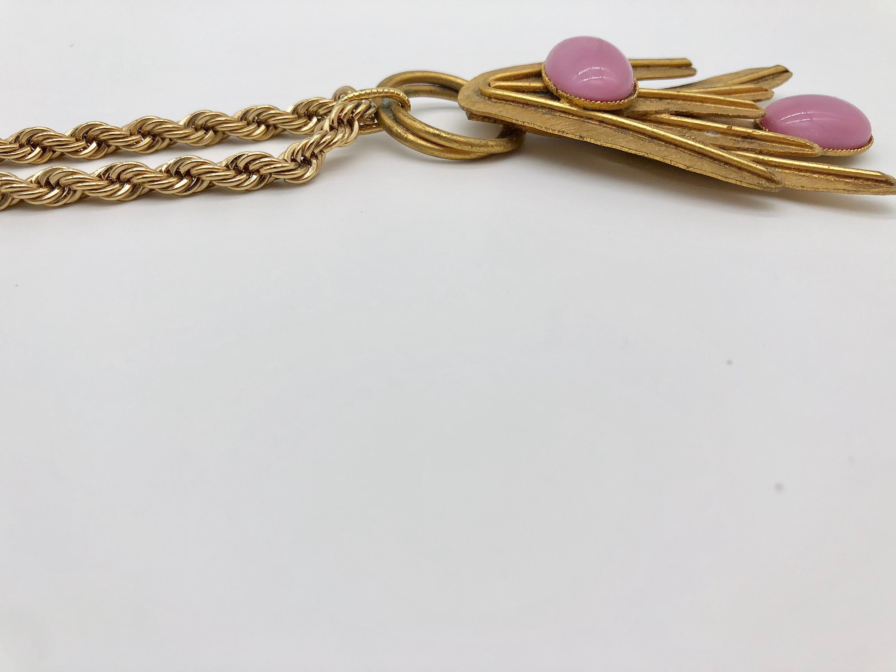 Gold Tone Silvana Italy Designer 1960S Pendant Pink Cabochon Gold Leaves Necklace
