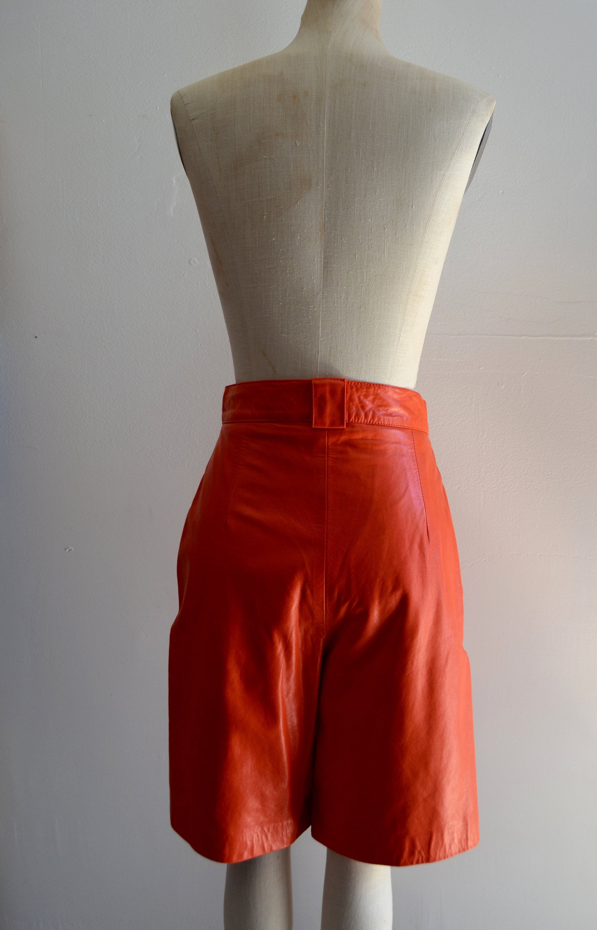 80S Lillie Rubin Coral Leather Matching Set Suit High Waist Shorts & Trench Coat Cropped Batwing