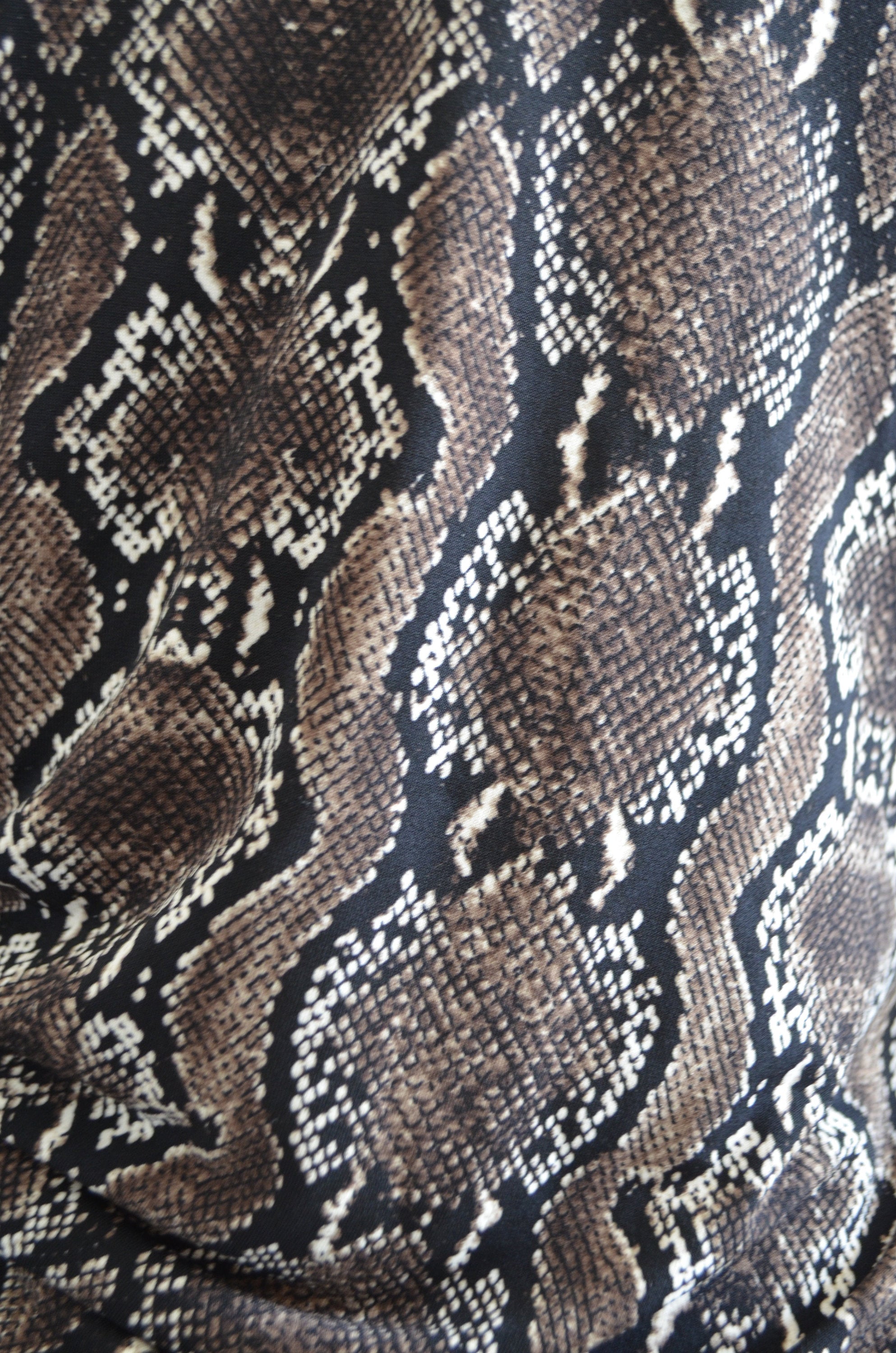 Calvin Klein Snake Wrap Pleated Print Dress 3/4 Sleeves Bodycon Sheath Dress Designer Size 8-10
