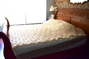 Vtg Queen Handmade Crochet Beige Lace pompom fringe Coverlet Bedspread HEAVY