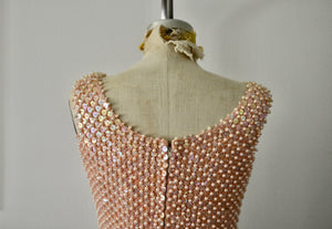 Pastel Pink Boutique Women's Pearls and Beaded Sequined Crochet Sweater Sleeveless Vest Top Blouse M