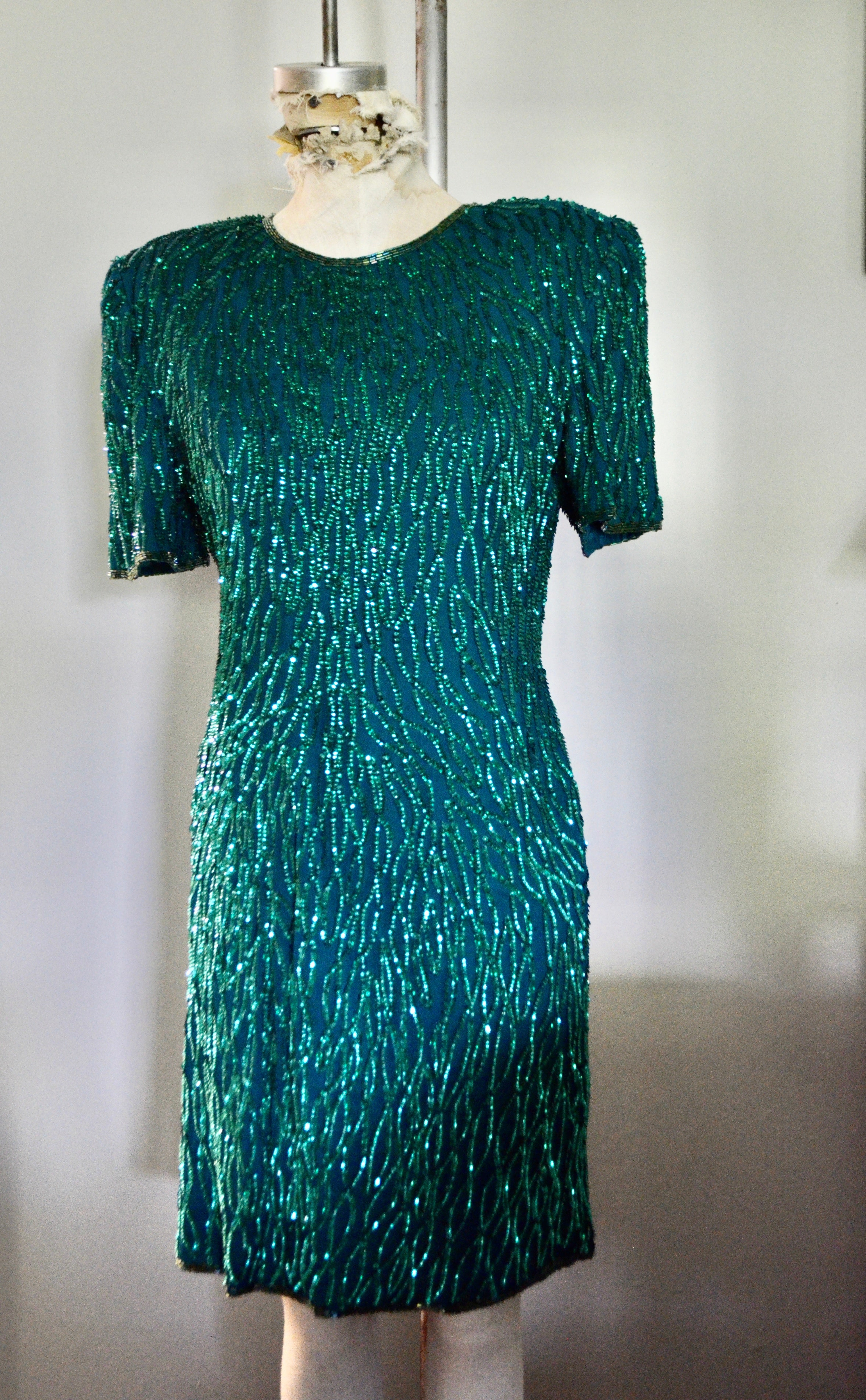80s Laurence Kazar Emerald Green Sequined Beaded Shinning Dress Style 80s Laurence Kazar Emerald Green Sequined Beaded Shinning Dress Style