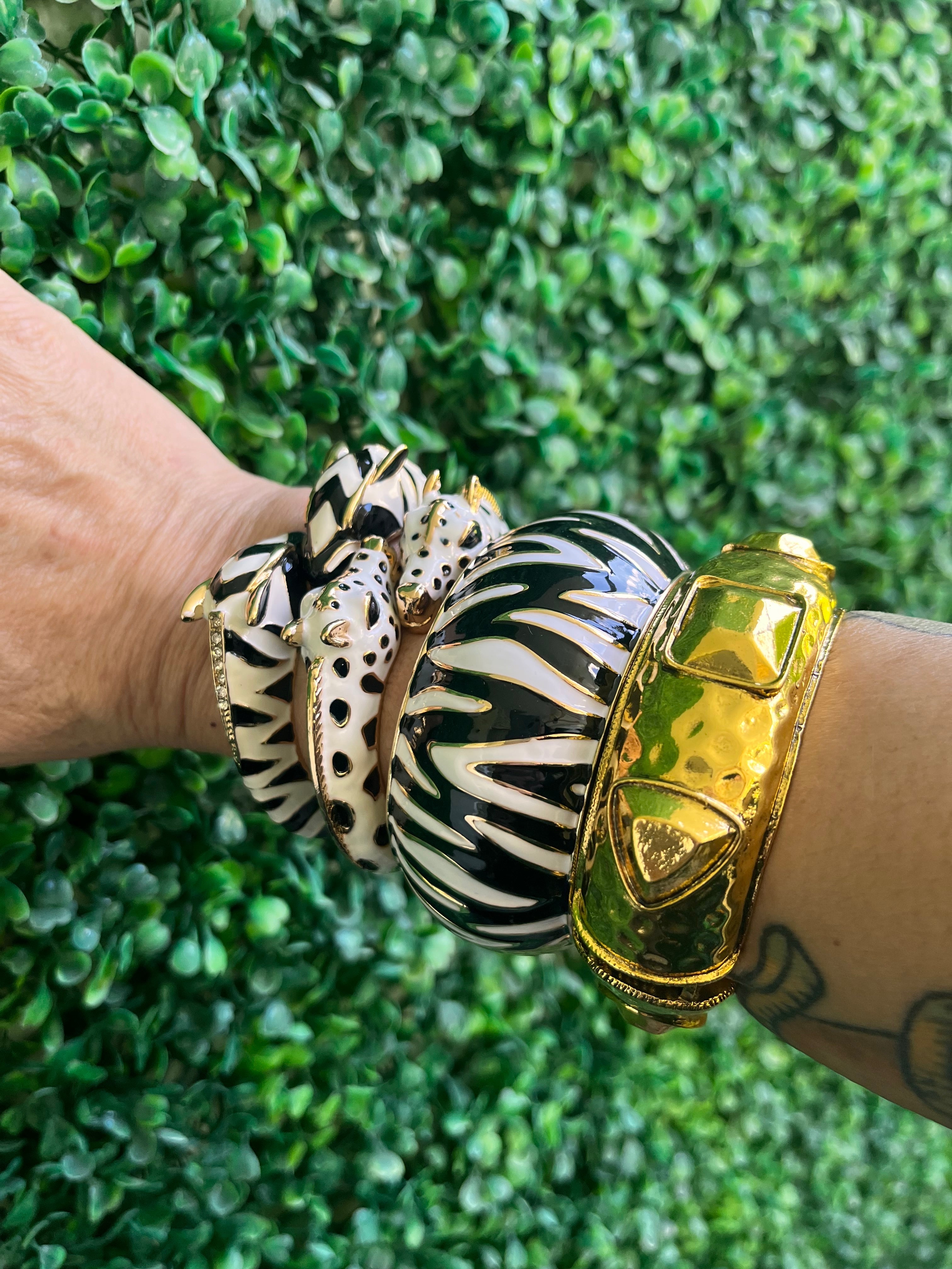 Handmade Enameled Colorful Statement Giraffe Black and White Double head Bangle Cuff Bracelet