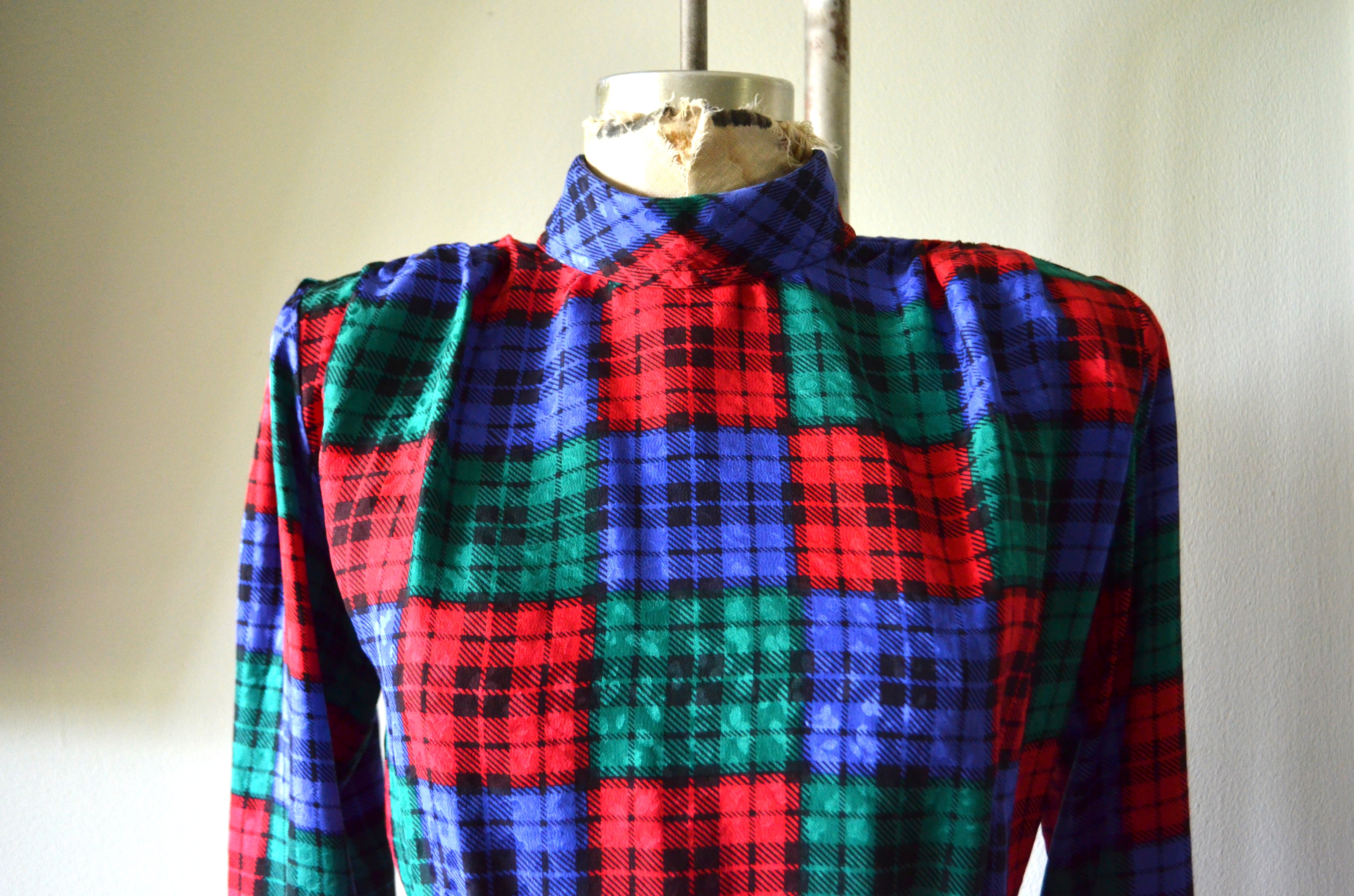 1980s Jerri Sherman silk pleated multicolor plaid houndstooth blouse