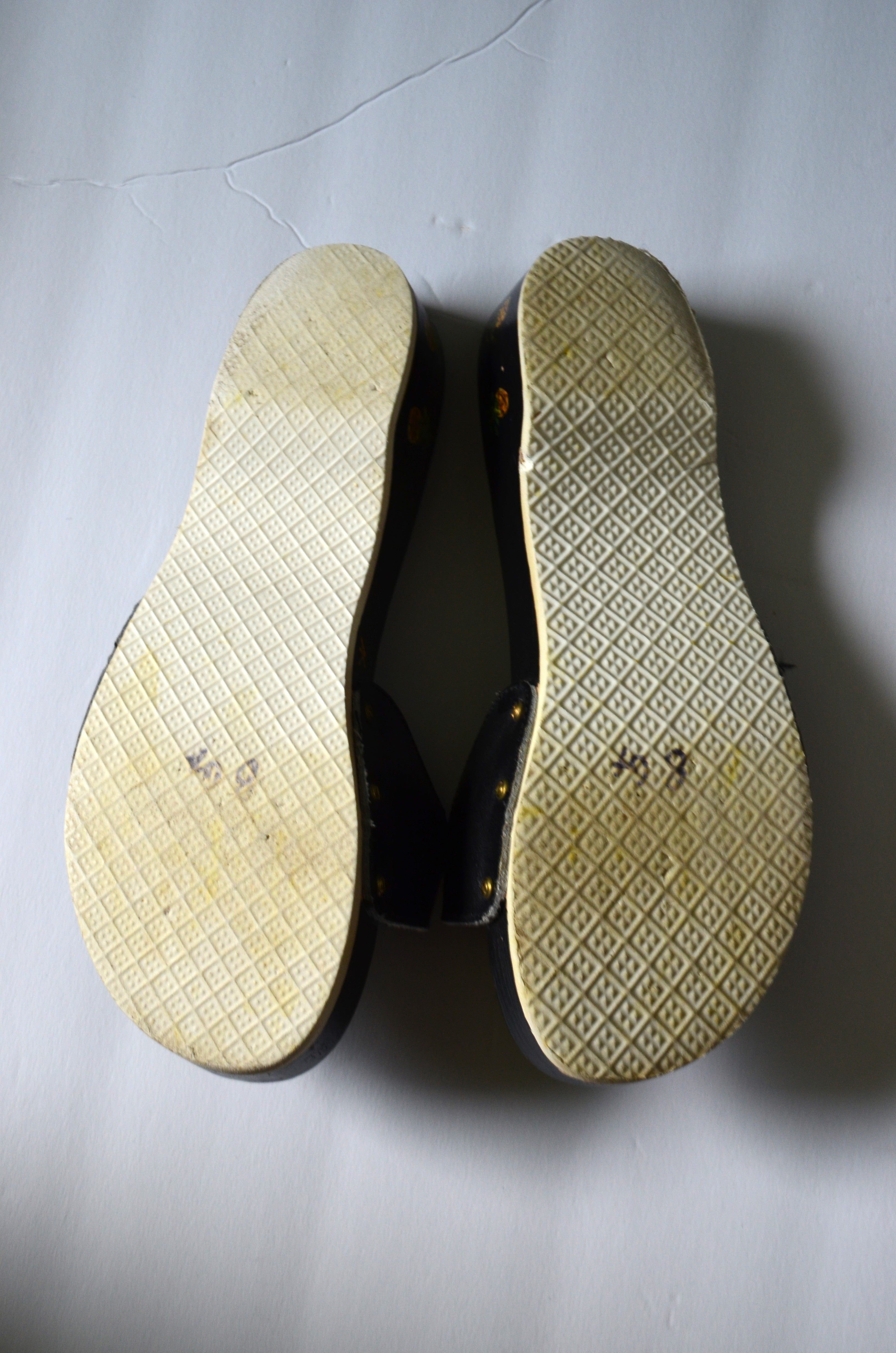 70s Original vintage DR Scholl's black wooden Pineapple pattern leather clog sandals Size 8